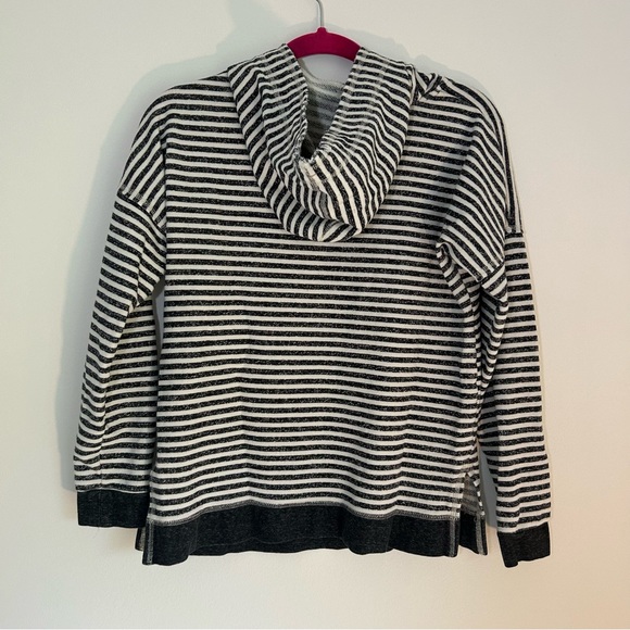 Volcom Hoodie Womens White Black Striped Pullover Long Sleeve with Pocket Size S - Picture 7 of 9